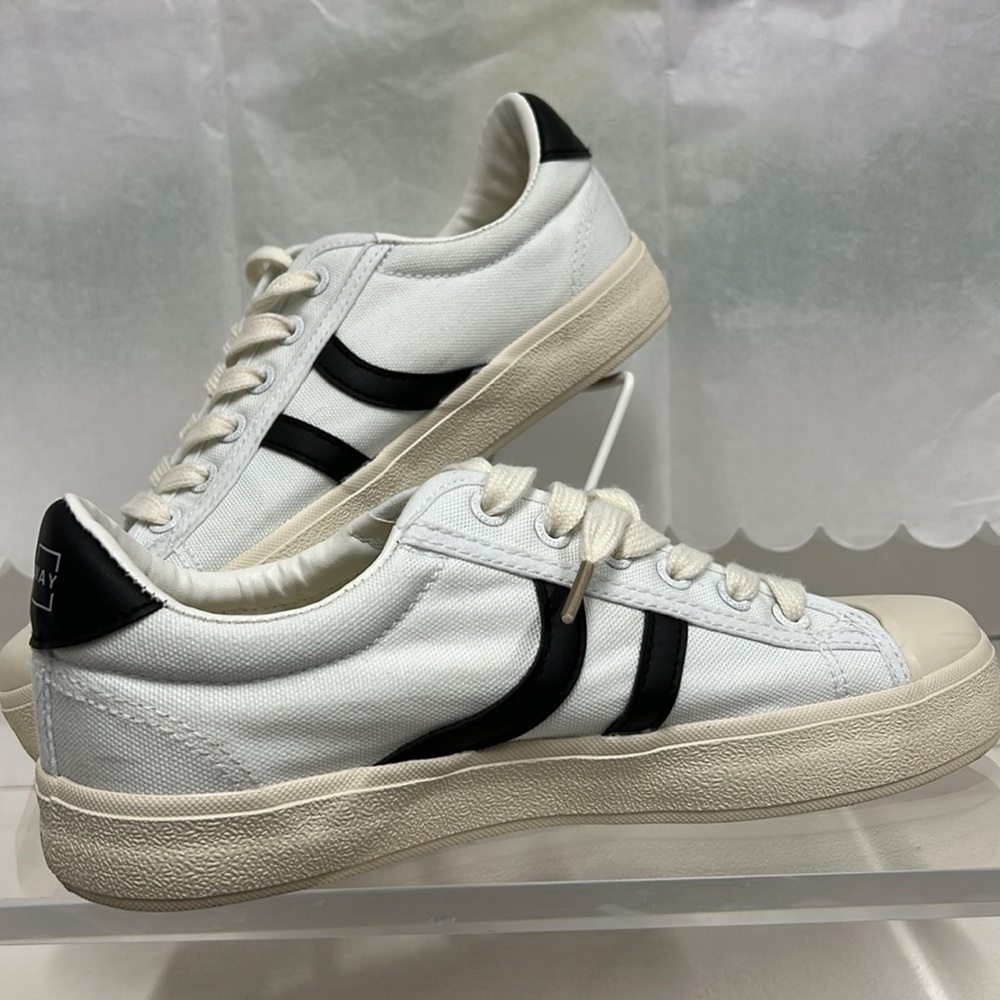 Coolway sneakers designed in Spain - Picture 2 of 9